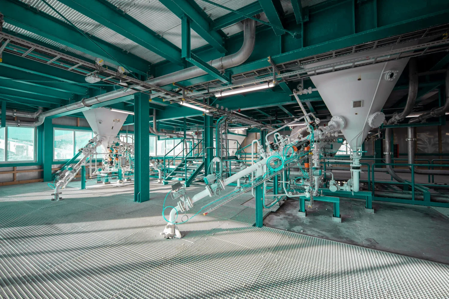 Integrated salt dryer process line inside the dryer building